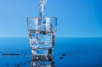 Mỗi ngày cần uống bao nhiêu nước là đủ?